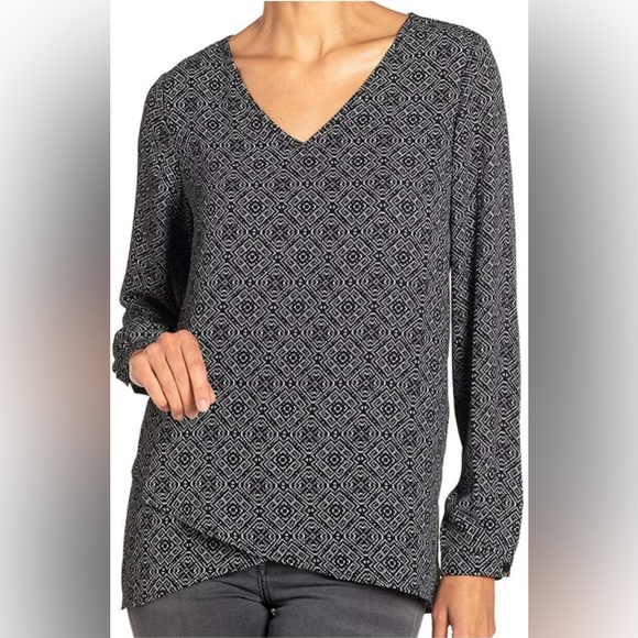 Chelsea & Theodore Tops - Chelsea & Theodore Geometric Print Blouse Sz XL NEW